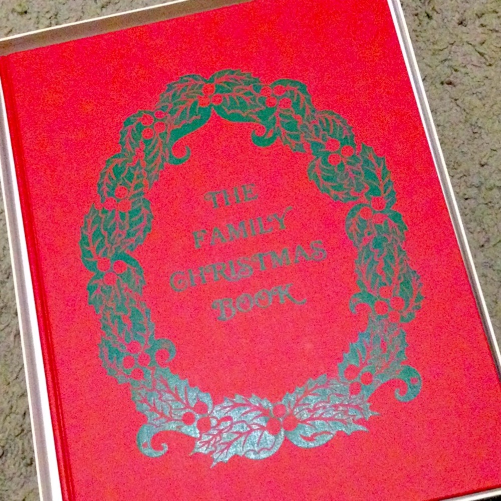 1979 Vintage “The Family Christmas book” Christmas Memories Collection
